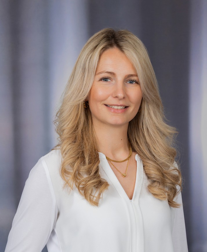 Frau Lisa Gibbons